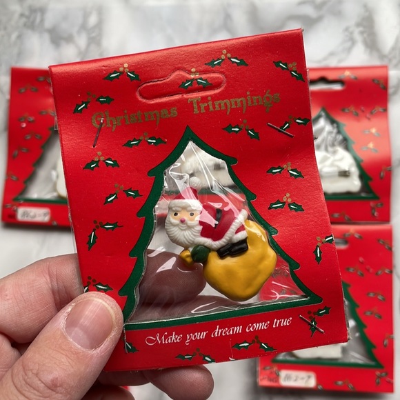 Vintage Santa Pin / Brooch lot in Packages LOT OF 6 PC. - Picture 5 of 6